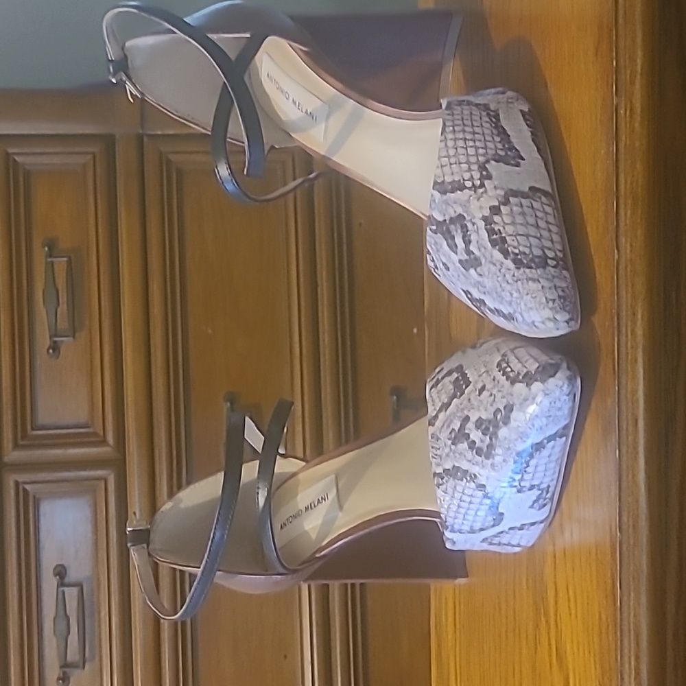 Women's sandals